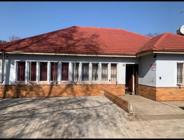 3 BEDROOM HOUSE FOR SALE IN VANDERBIJLPARK CE 1
